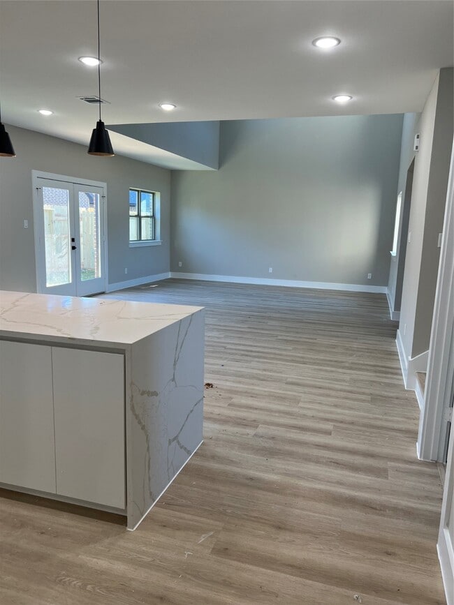 Building Photo - 2511 Martinas Ct