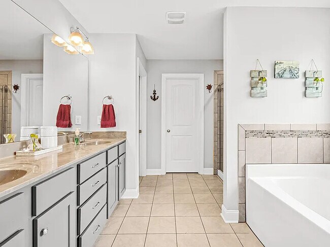 Building Photo - Lease OR Lease to Own