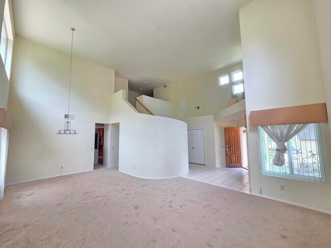 Building Photo - 639 Port Dunbar