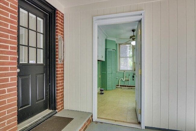 Building Photo - 427 Ashland Dr