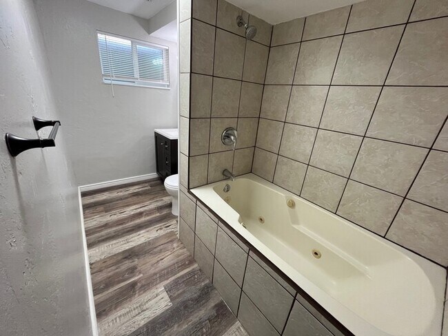 Building Photo - Remodeled Taylorsville 5 Bedroom!