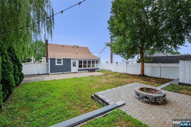 Building Photo - 3-11 Lyons Avenue Unit 1X