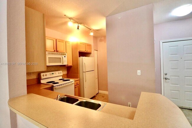 Building Photo - 6001 SW 70th St