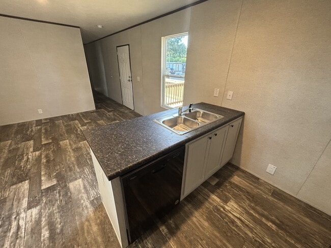 Building Photo - 300 Ricks Rd
