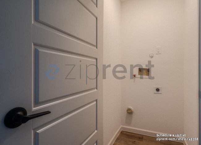 Building Photo - 3923 Alsace St