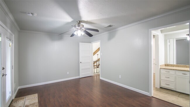 Building Photo - 3406 Deerwood Ln