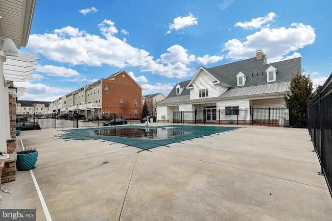 Building Photo - 7049 Banbury Dr
