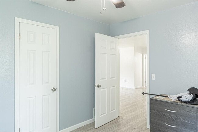 Building Photo - 124 W Brule St