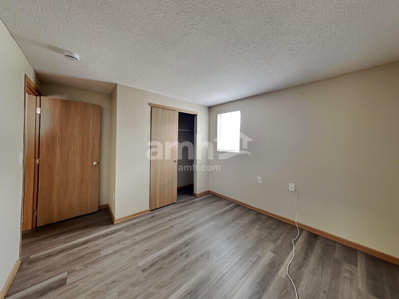 Building Photo - 2130 Winding Hollow Dr