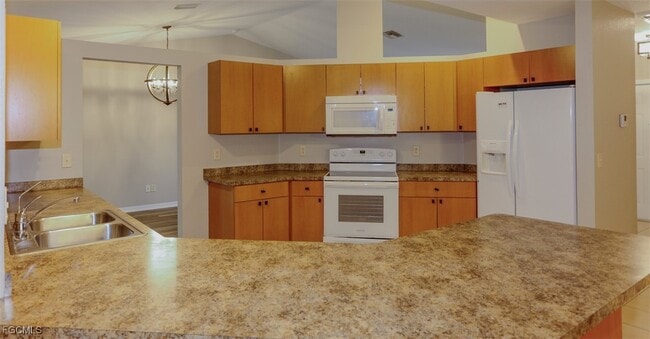 Building Photo - 4112 SW 6th Pl