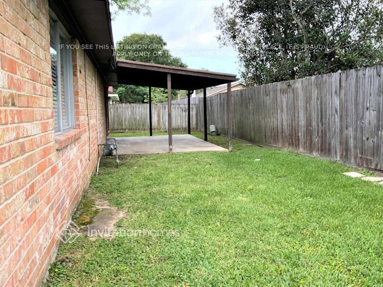 Building Photo - 2306 Cambridge Ct N