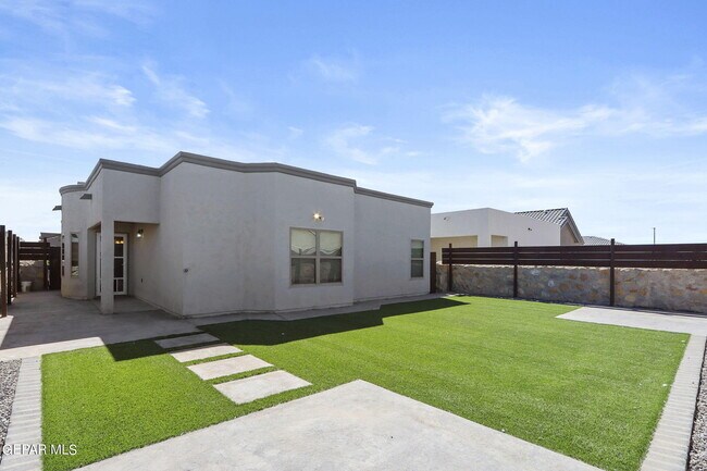 Building Photo - 947 Follifoot Pl
