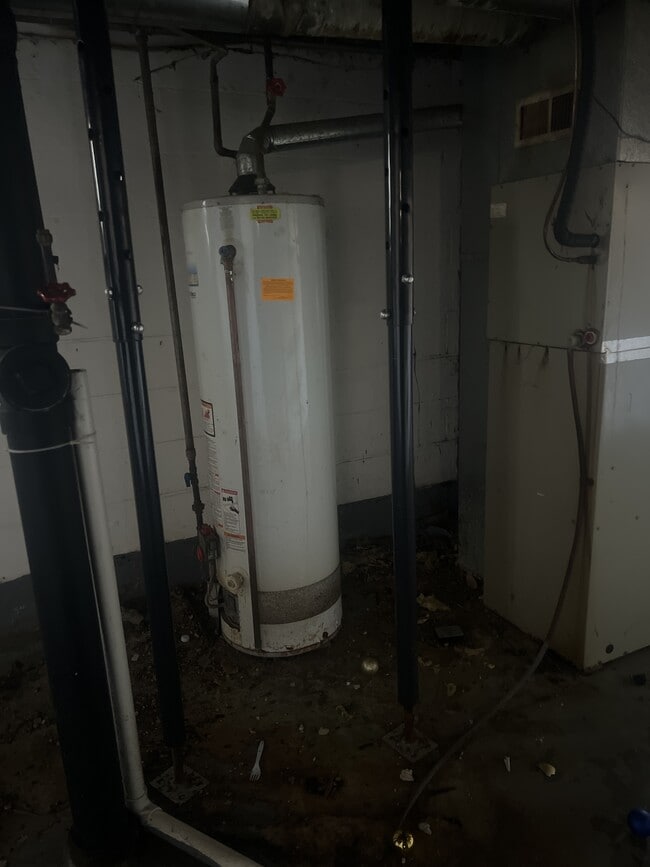 Building Photo - 6705 Donald St