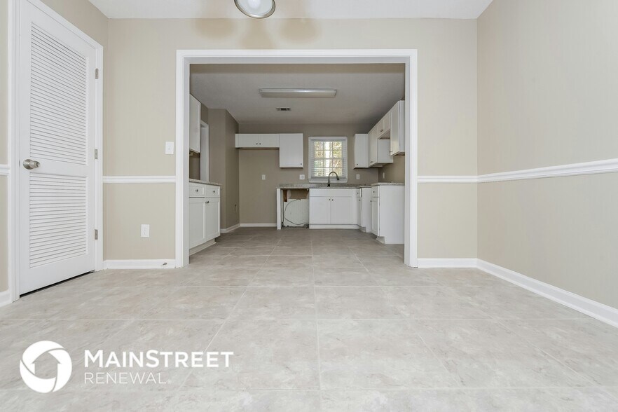 Building Photo - 65 Pine Tree Dr