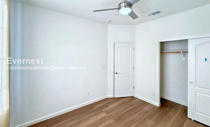 Building Photo - 60 Regency Pl