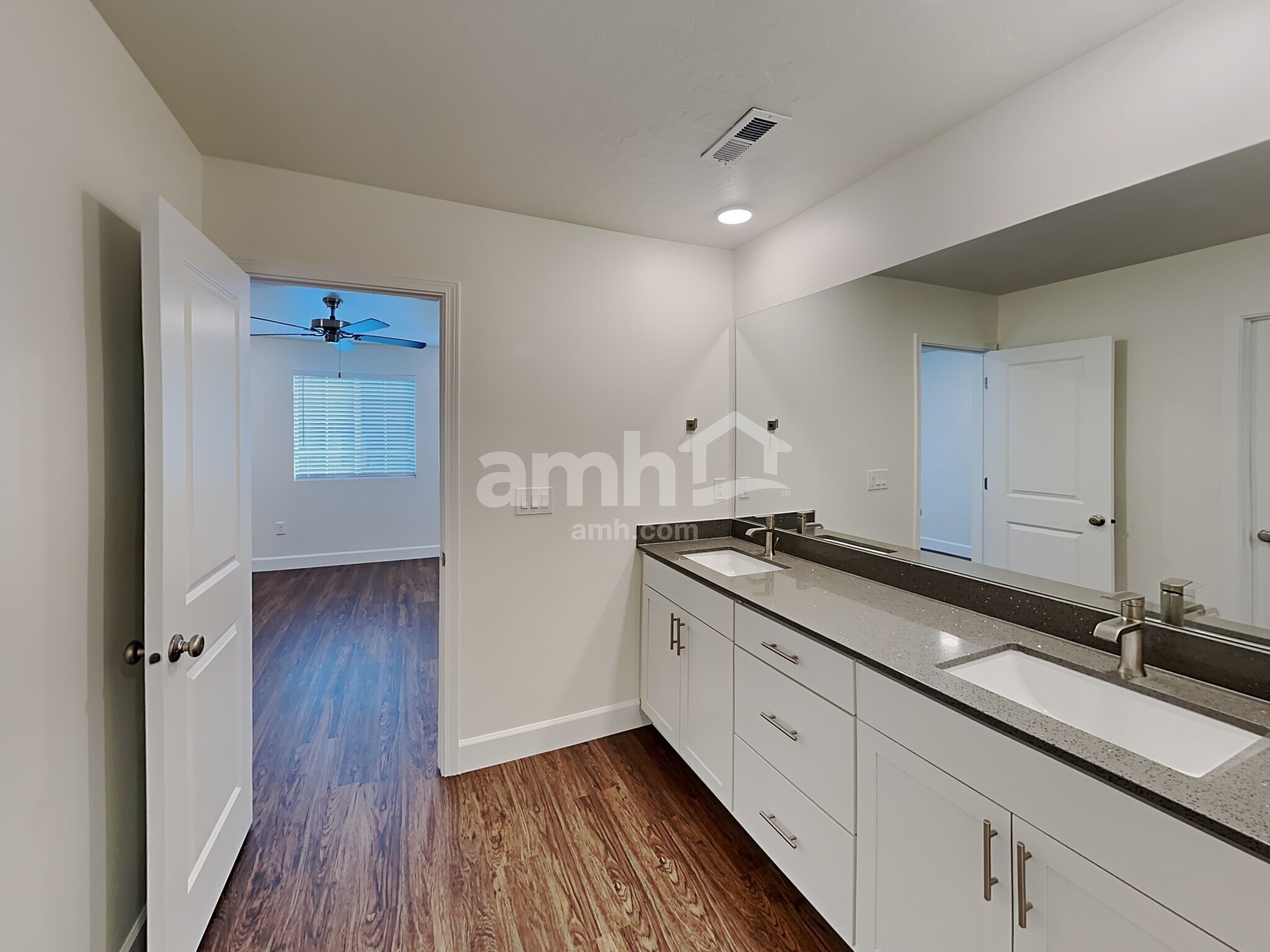 Building Photo - 6744 N Silver Gate Dr