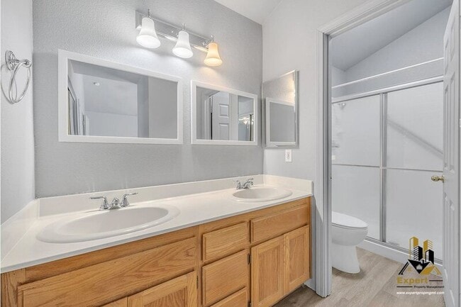 Building Photo - 8449 Bramble Bush Cir