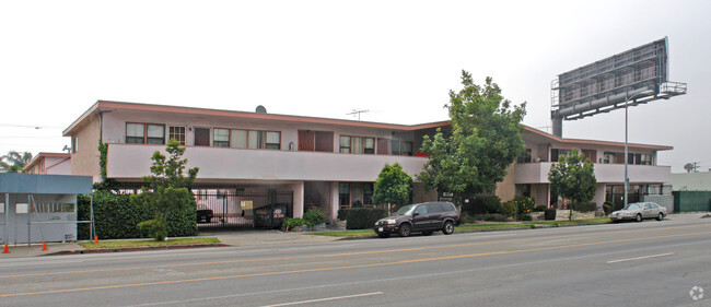 Building Photo - La Cienega Plaza