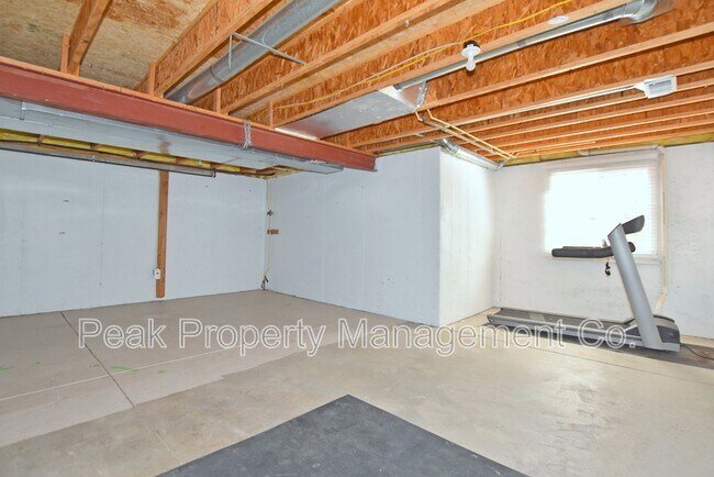 Building Photo - 2203 Copper Creek Dr