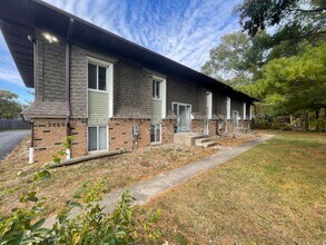 Building Photo - 2860 S 9th St