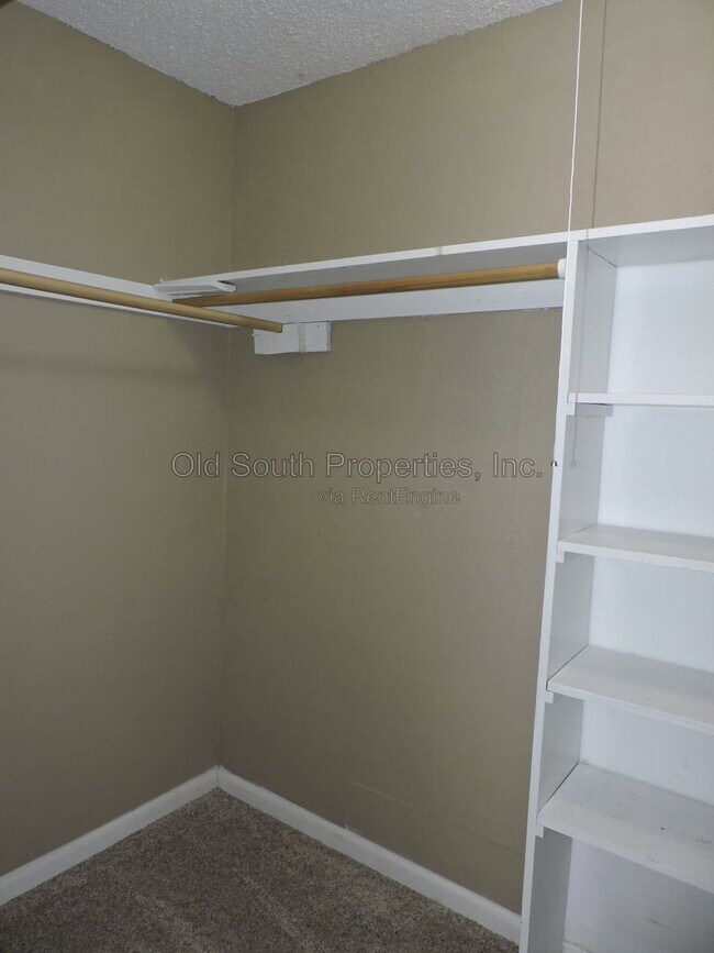 Building Photo - 654 Timber Ridge Rd