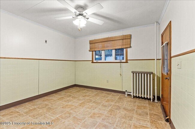 Building Photo - 1446 Thackery St