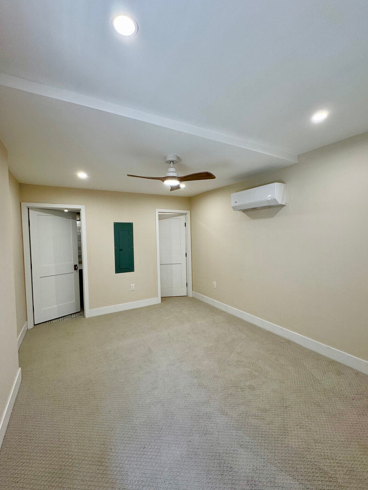 Bedroom with large walk-in closet and master bath - 136 E King St