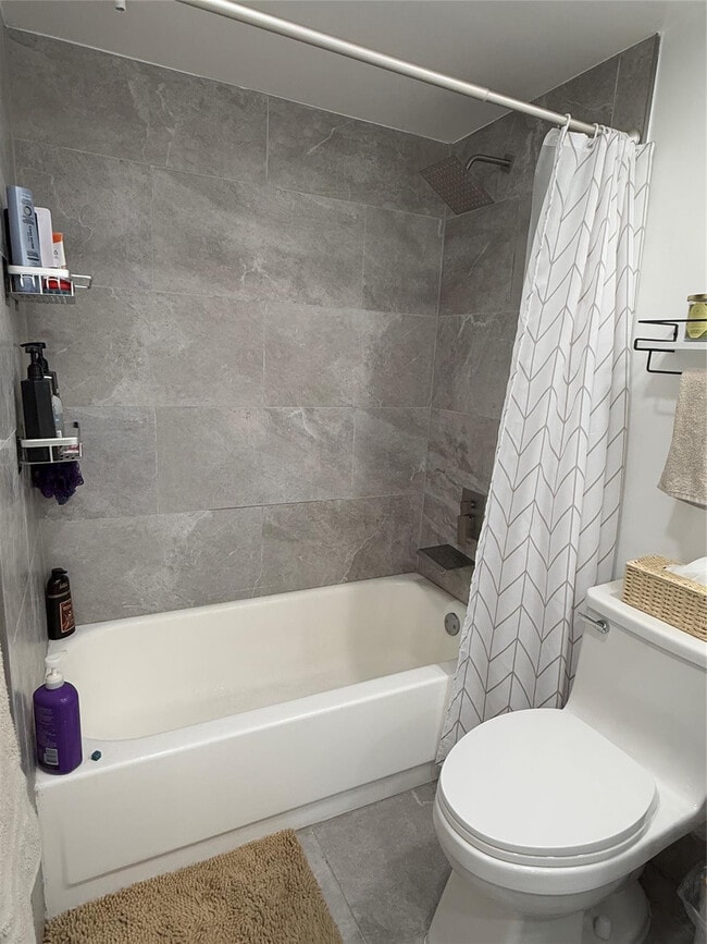 Building Photo - 12850 SW 4th Ct