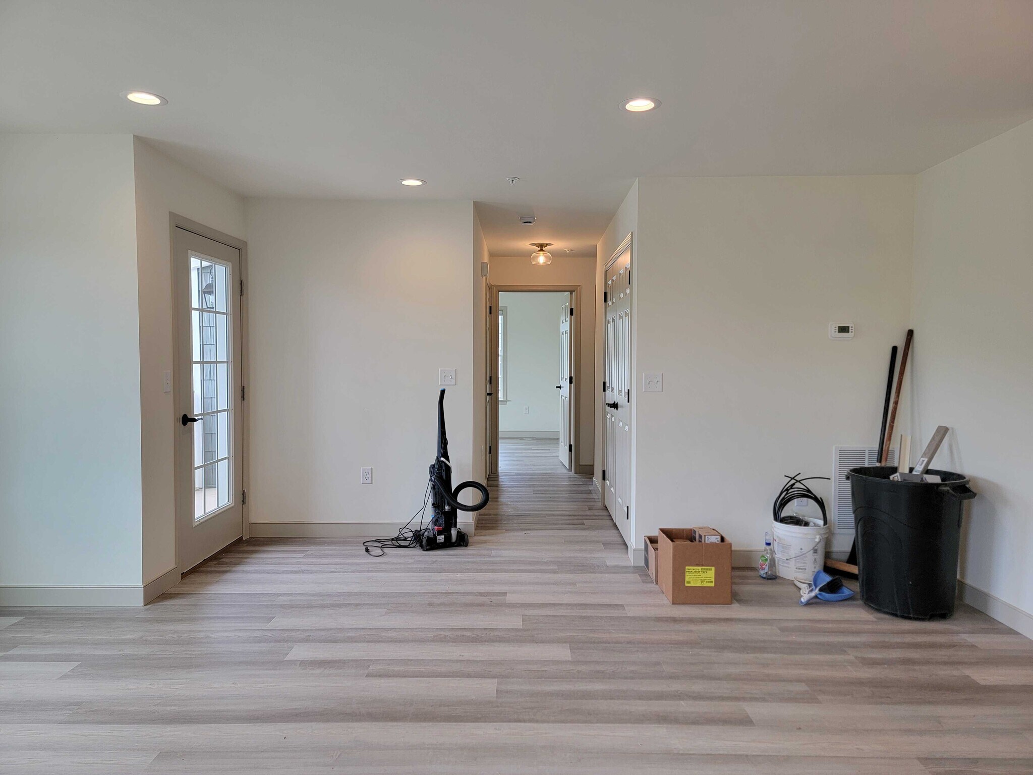 Building Photo - 11 Yacht Ave