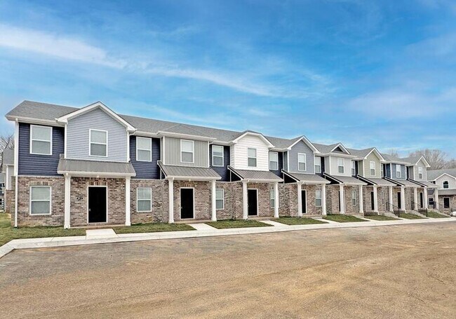 Primary Photo - 1115 Hillwood Dr