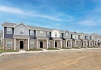 Building Photo - 1115 Hillwood Dr