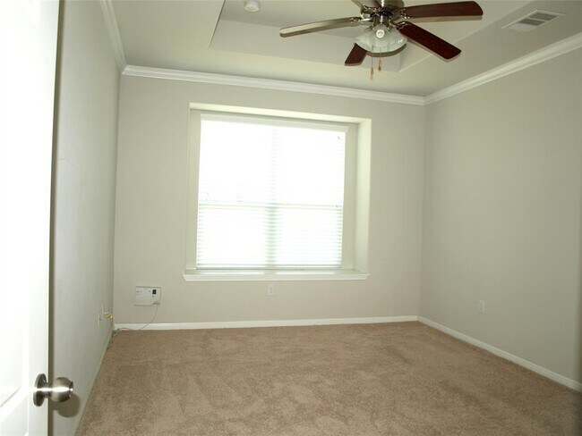 Building Photo - 213 Parable Cove