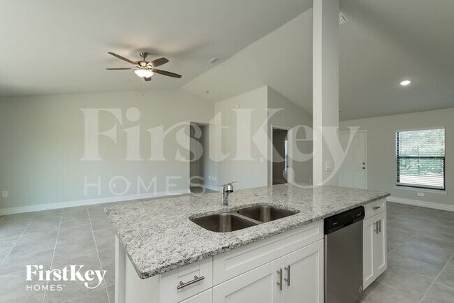 Building Photo - 817 Acton Ave