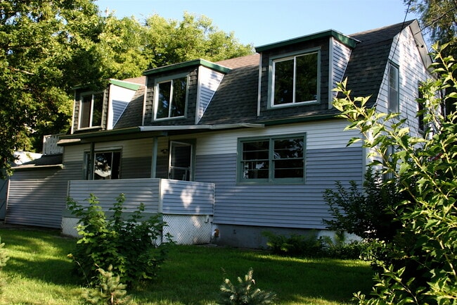 Building Photo - 213 Mound Ave