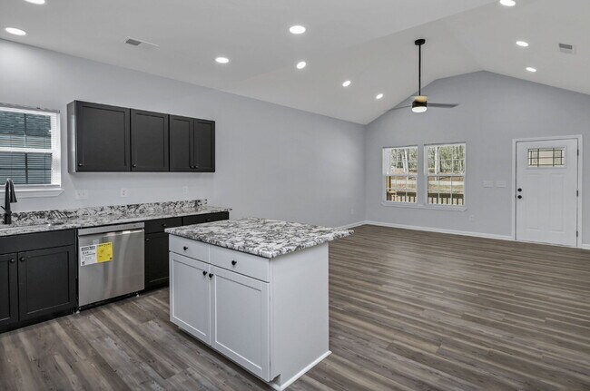 Building Photo - 32 Roberson St