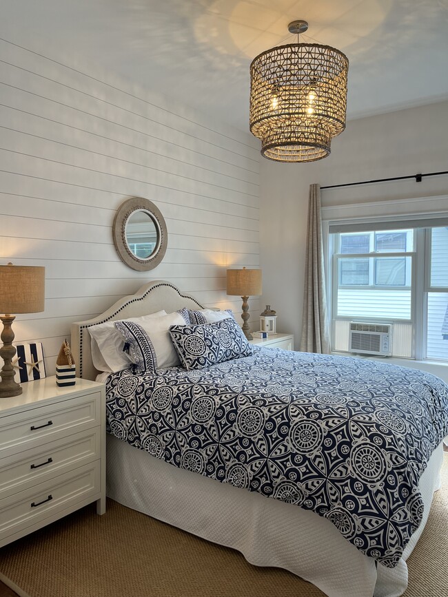 Stunning Coastal Themed bedroom with all POTTERY BARN furniture. - 11 Henry St