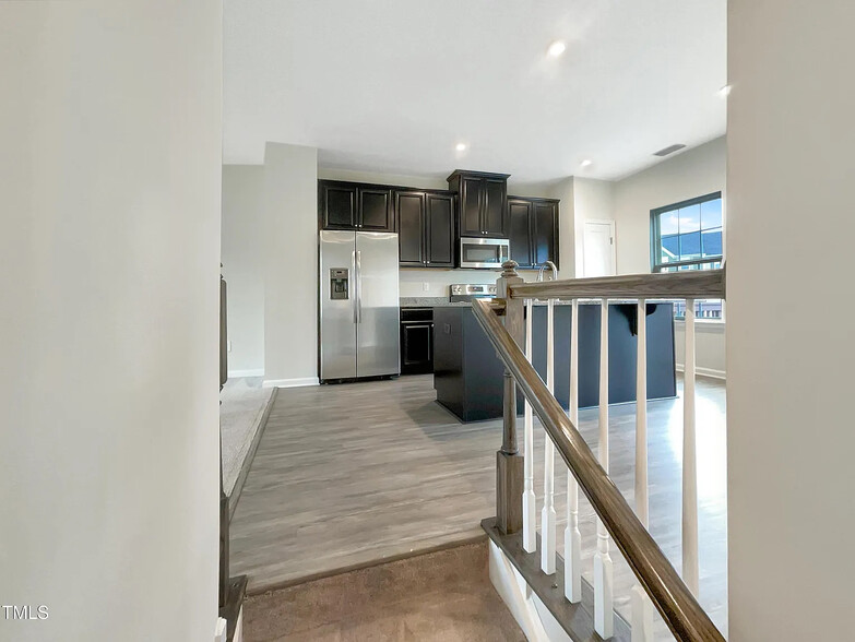Building Photo - Room in Townhome on Journey Pl