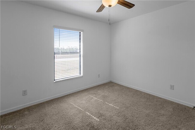 Building Photo - 185 Yager Cir