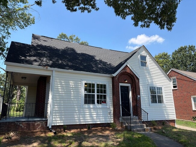 Building Photo - 2502 Druid Hills Dr NW