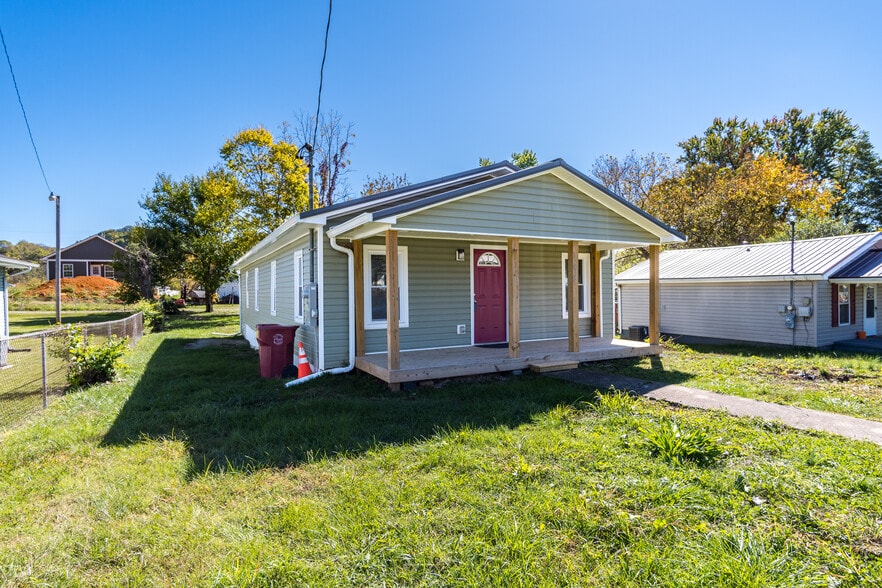 Primary Photo - 1608 E Fairview Ave