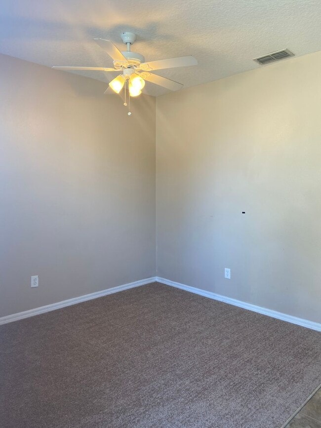 Building Photo - 628 Madina Cir