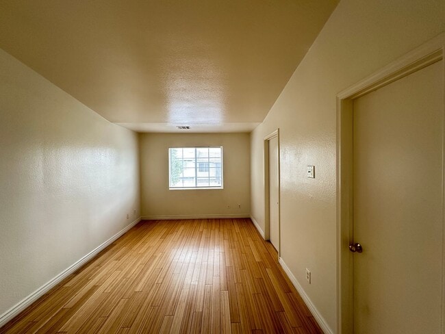 Building Photo - CORTE MADERA