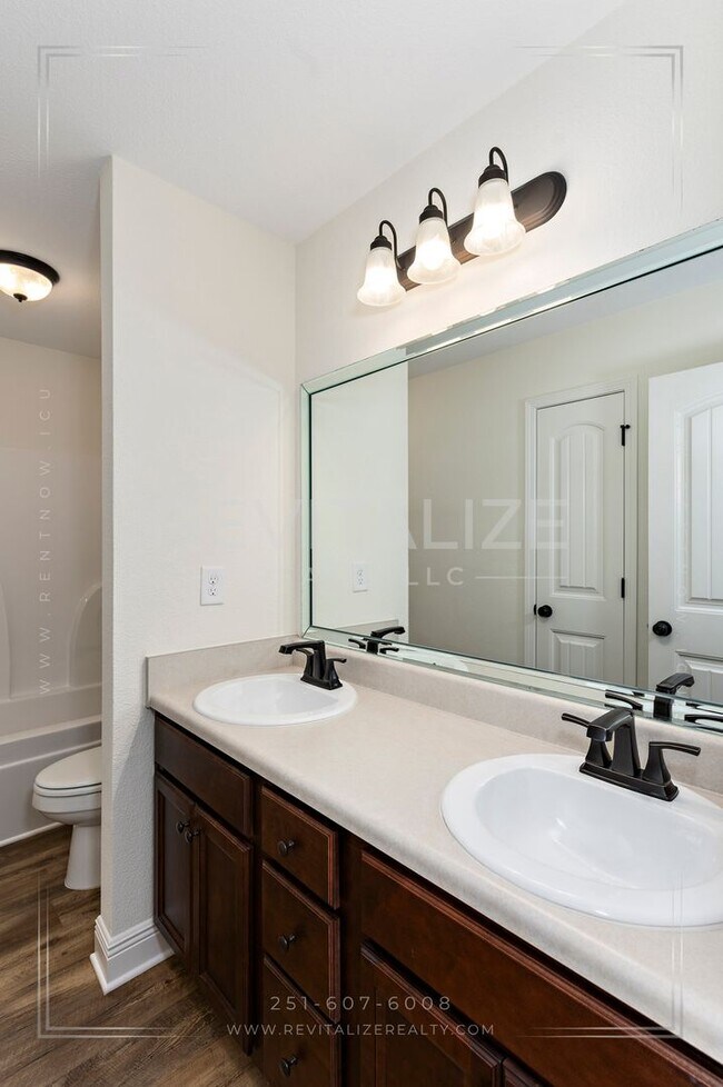 Building Photo - Elegant 4 Bed 3 Bath Cul-de-sac Home in Silverhill