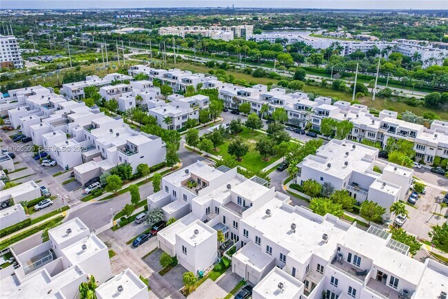 Building Photo - 10445 NW 66th St