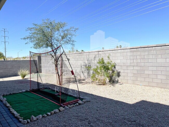 Building Photo - 10920 E North Ln