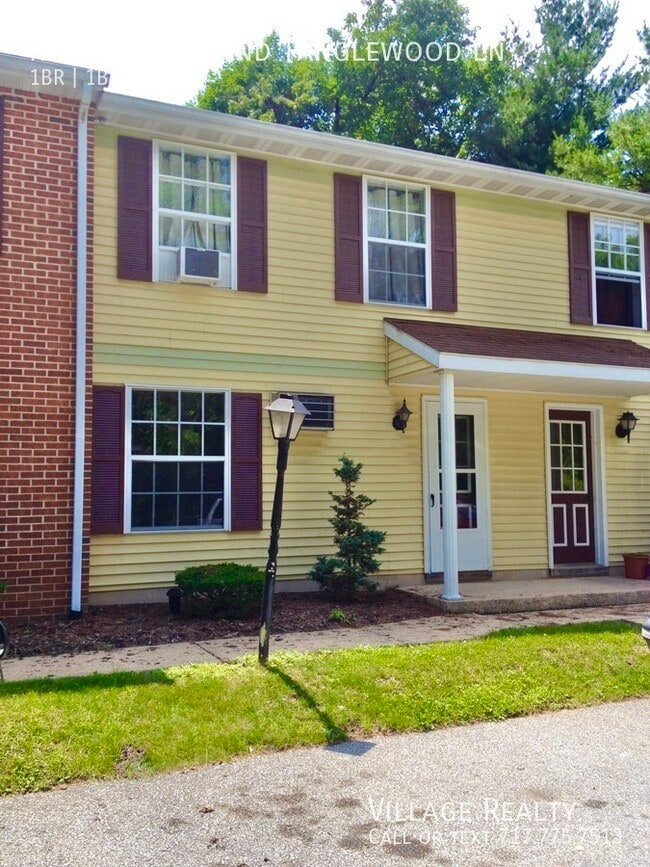 Building Photo - 323 N School Pl