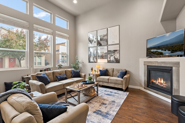 Building Photo - 2900 N Villere Ln