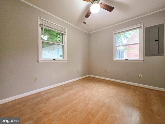 Building Photo - 2419 Fairhaven Ave