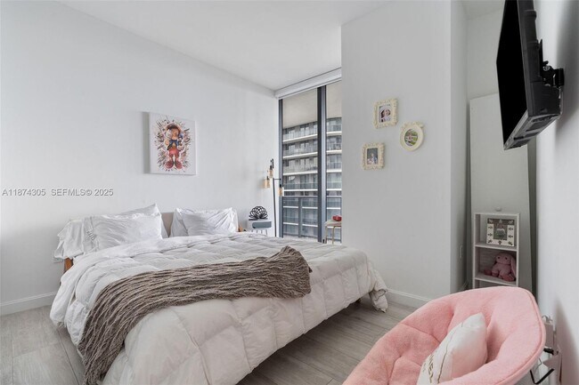 Building Photo - 45 SW 9th St