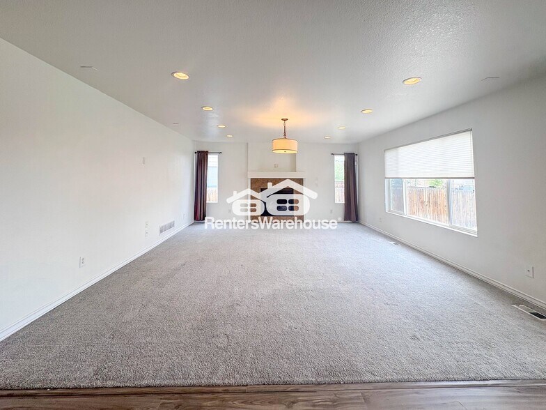 Building Photo - 12674 Jersey Cir E